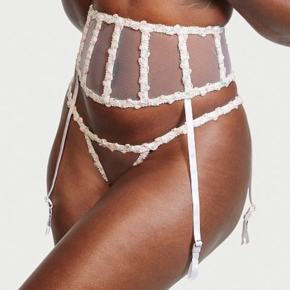 Victoria’s Secret Dream Angels White Rosette Garter Belt NWT